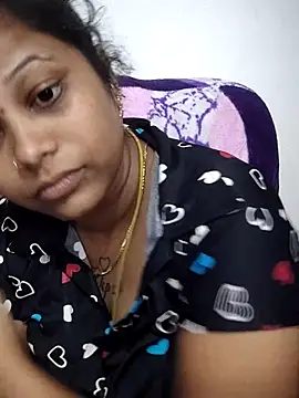 sweetqueen143 online show from 05-11-26, 06:41