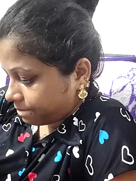 sweetqueen143 online show from 05-11-26, 08:17