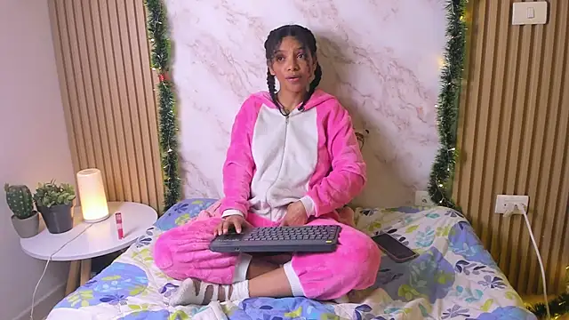 natalia blue online show from 12-15-25, 03:22