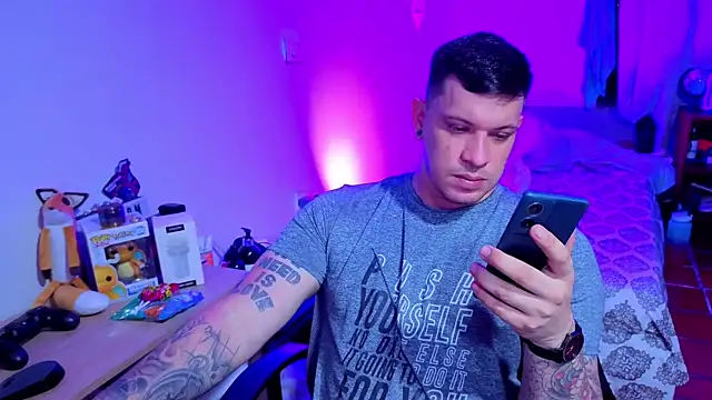 Snapshot of ryden_01 chatting on 09-26-25, 03:10 ryden 01 online show from 09-26-25, 03:10