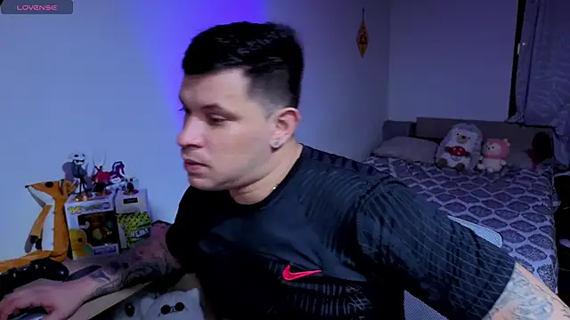 Snapshot of ryden_01 chatting on 10-07-25, 03:36 ryden 01 online show from 10-07-25, 03:36