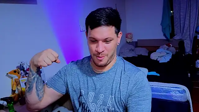 Snapshot of ryden_01 chatting on 10-21-25, 04:57 ryden 01 online show from 10-21-25, 04:57