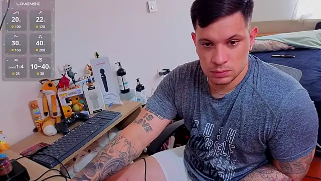 Snapshot of ryden_01 chatting on 11-11-25, 03:12 ryden 01 online show from 11-11-25, 03:12