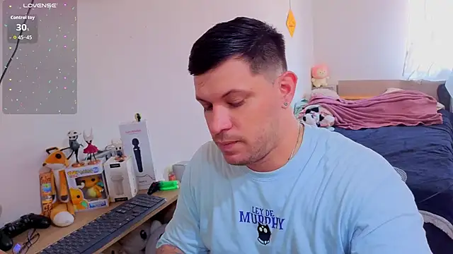 Snapshot of ryden_01 chatting on 11-15-25, 04:25 ryden 01 online show from 11-15-25, 04:25