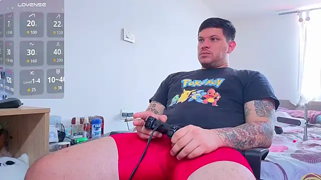 Snapshot of ryden_01 chatting on 12-05-25, 04:03 ryden 01 online show from 12-05-25, 04:03