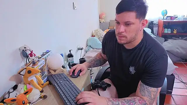 Snapshot of ryden_01 chatting on 01-13-26, 03:28 ryden 01 online show from 01-13-26, 03:28