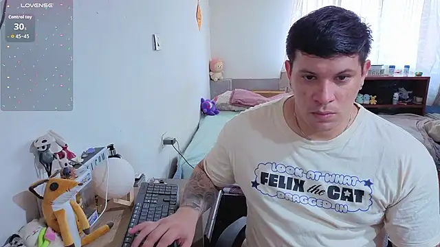 Snapshot of ryden_01 chatting on 02-01-26, 08:51 ryden 01 online show from 02-01-26, 08:51