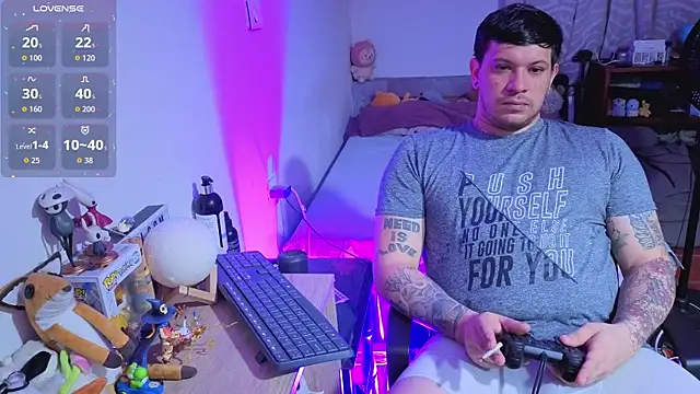 Snapshot of ryden_01 chatting on 02-12-26, 11:55 ryden 01 online show from 02-12-26, 11:55