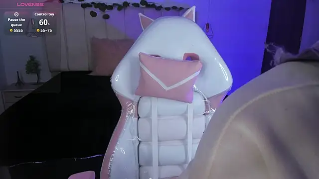 Gyal 8  online show from 12-02-25, 04:07