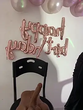 Snapshot of becca_wilsson chatting on 10-18-25, 09:10 becca wilsson online show from 10-18-25, 09:10