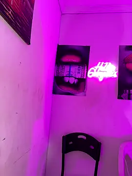 becca wilsson online show from 11-24-25, 10:04