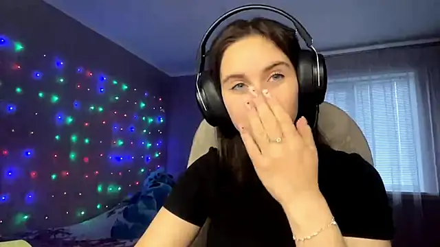 MollyPartey online show from 10-22-25, 09:09