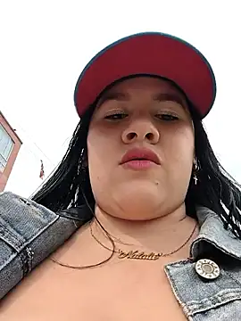 Cloe 27 online show from 10-27-25, 07:40