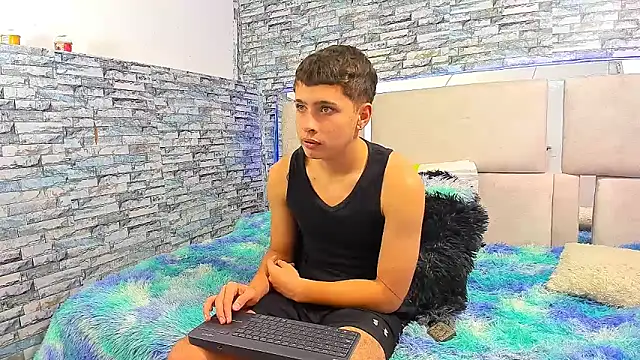 Julian wolf18 online show from 10-16-25, 03:35