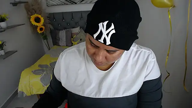 hotlesby valery online show from 10-16-25, 07:04