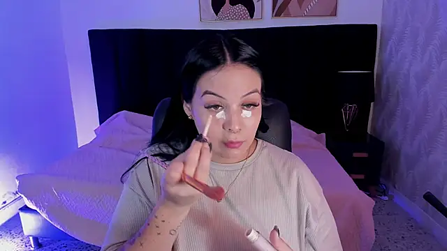 camiladuke7 online show from 10-18-25, 07:47