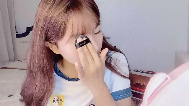 Snapshot of Thalia1149 chatting on 10-18-25, 03:31 Thalia1149 online show from 10-18-25, 03:31