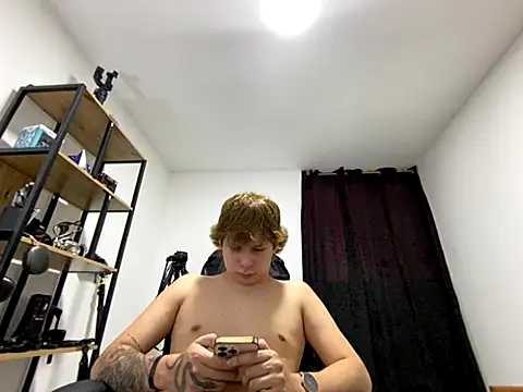 Juniorboyys online show from 09-19-25, 10:43