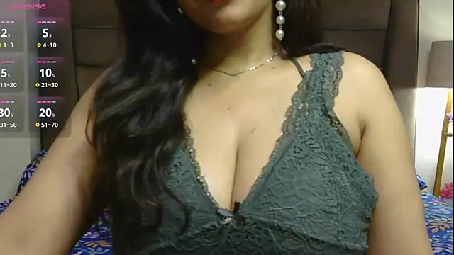 Snapshot of Hey_Jully chatting on 04-30-26, 06:20 Hey Jully online show from 04-30-26, 06:20