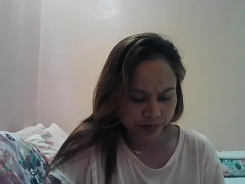 Snapshot of Amarrahlyn chatting on 09-28-25, 05:13 Amarrahlyn online show from 09-28-25, 05:13