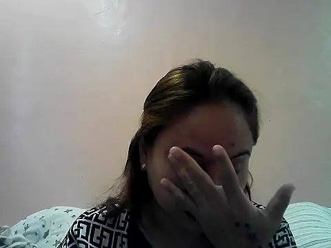 Snapshot of Amarrahlyn chatting on 10-04-25, 11:14 Amarrahlyn online show from 10-04-25, 11:14