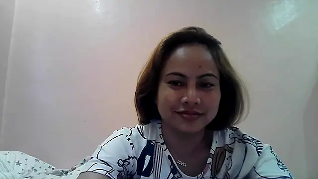 Snapshot of Amarrahlyn chatting on 10-13-25, 10:32 Amarrahlyn online show from 10-13-25, 10:32