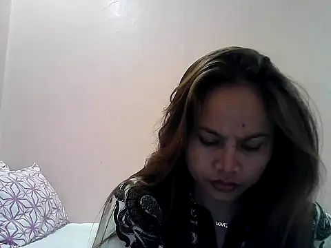 Snapshot of Amarrahlyn chatting on 10-25-25, 09:50 Amarrahlyn online show from 10-25-25, 09:50