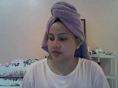 Snapshot of Amarrahlyn chatting on 11-12-25, 09:53 Amarrahlyn online show from 11-12-25, 09:53
