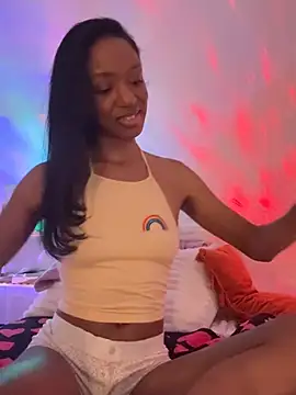 Snapshot of LoveDreaux chatting on 02-26-26, 04:55 LoveDreaux online show from 02-26-26, 04:55