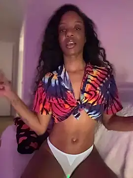 Snapshot of LoveDreaux chatting on 04-24-26, 04:26 LoveDreaux online show from 04-24-26, 04:26