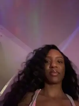 Snapshot of LoveDreaux chatting on 04-27-26, 08:23 LoveDreaux online show from 04-27-26, 08:23