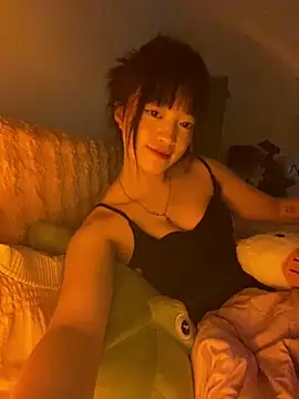 Snapshot of Tramy_xx chatting on 06-14-26, 01:57 Tramy xx online show from 06-14-26, 01:57