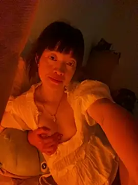 Snapshot of Tramy_xx chatting on 06-23-26, 02:48 Tramy xx online show from 06-23-26, 02:48