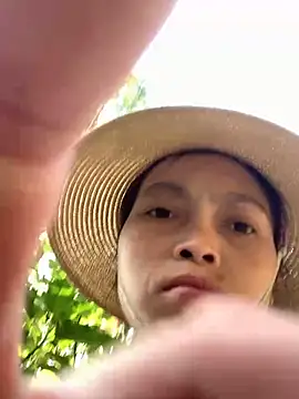 Halyy xx online show from 10-29-25, 01:08