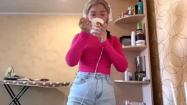 CarolannSide online show from 09-23-25, 06:05