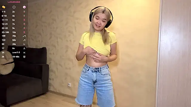 CarolannSide online show from 10-16-25, 05:41