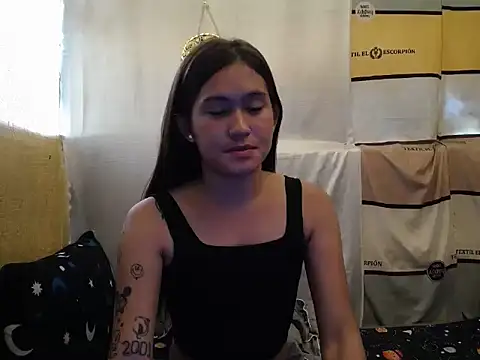 Snapshot of girlyesha chatting on 10-11-25, 03:50 girlyesha online show from 10-11-25, 03:50