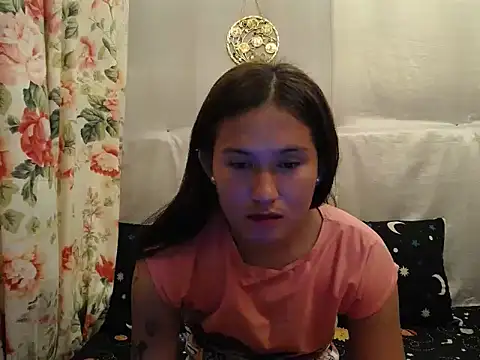Snapshot of girlyesha chatting on 10-18-25, 11:33 girlyesha online show from 10-18-25, 11:33