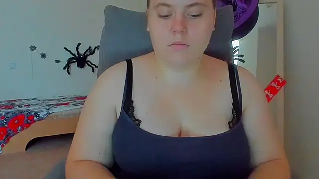 Liza-Mendez online show from 10-28-25, 06:17