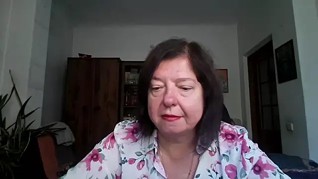 Snapshot of Violet_Pulse chatting on 09-26-25, 09:24 Violet Pulse online show from 09-26-25, 09:24