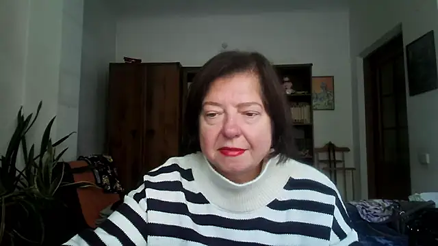 Snapshot of Violet_Pulse chatting on 10-04-25, 09:07 Violet Pulse online show from 10-04-25, 09:07