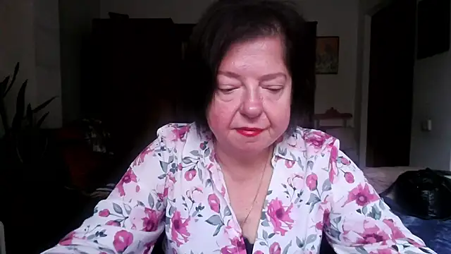 Snapshot of Violet_Pulse chatting on 10-18-25, 08:04 Violet Pulse online show from 10-18-25, 08:04