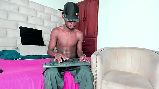 Snapshot of BennBrown chatting on 10-02-25, 09:22 BennBrown online show from 10-02-25, 09:22