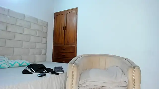 Snapshot of BennBrown chatting on 10-26-25, 08:15 BennBrown online show from 10-26-25, 08:15