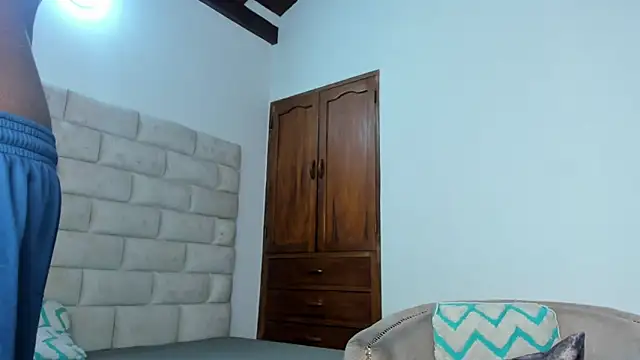 Snapshot of BennBrown chatting on 11-01-25, 07:27 BennBrown online show from 11-01-25, 07:27