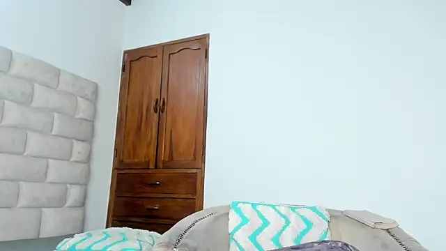 Snapshot of BennBrown chatting on 11-02-25, 07:27 BennBrown online show from 11-02-25, 07:27