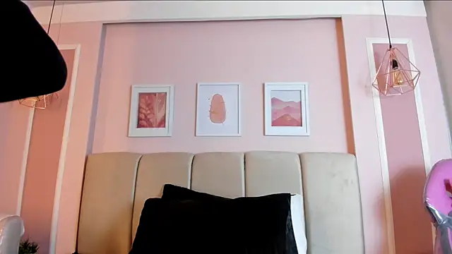 Sarah Reidd online show from 10-22-25, 12:27