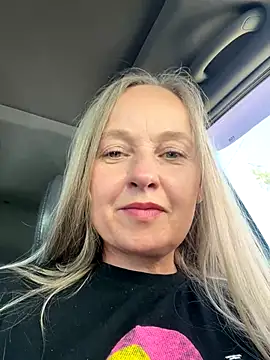 B i r d i e online show from 09-22-25, 12:18