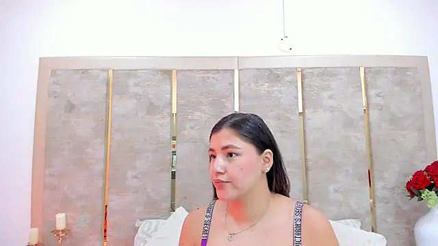 AnyaSosa  online show from 10-04-25, 12:58