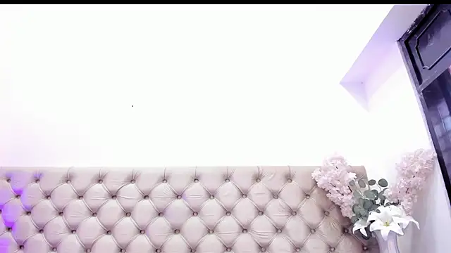 AnyaSosa  online show from 10-15-25, 03:45